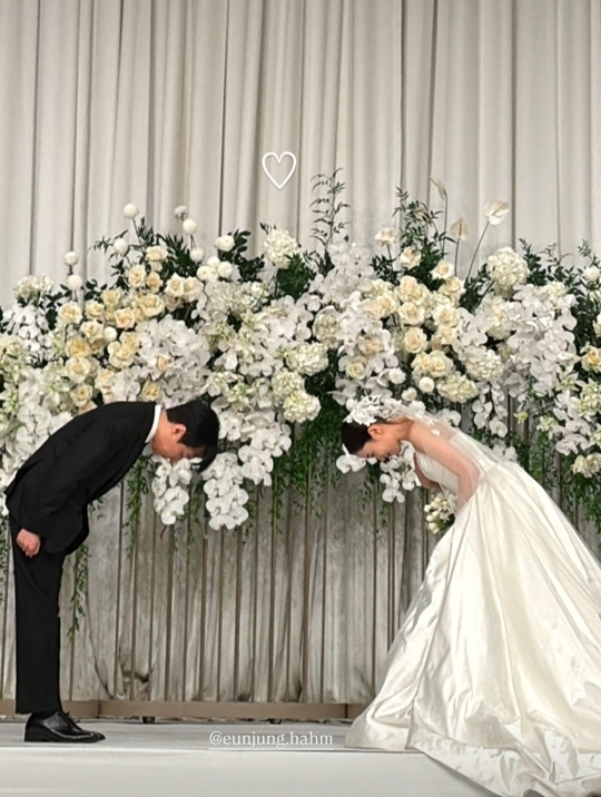 함은정 [사진=효민 SNS]