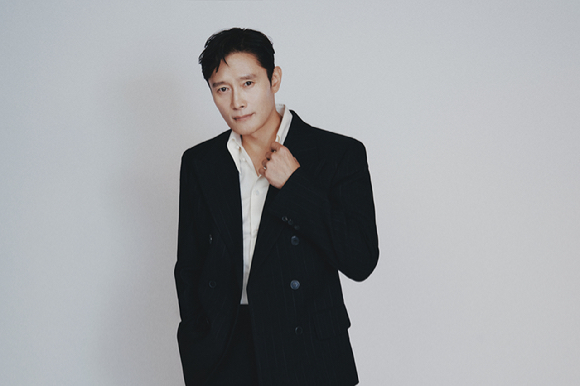 대중문화예술상 옥관문화훈장 받는 '개그계 대부' 전유성. [사진=가족엔터테인먼트]