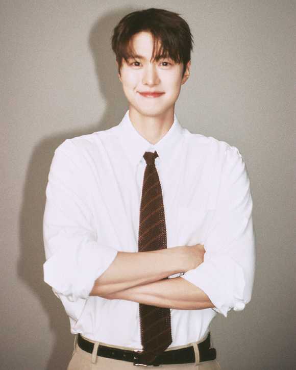 배우 공명이 넷플릭스 영화 '고백의 역사' 인터뷰에 앞서 포즈를 취하고 있다. [사진=넷플릭스]