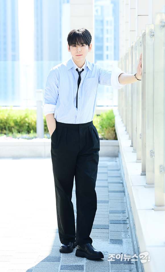 인기리에 종영한 드라마 '닥터신'에서 신주신 역을 연기한 배우 정이찬이 서울 영등포구 조이뉴스24에서 진행된 인터뷰에 앞서 포즈를 취하고 있다. [사진=정소희 기자]