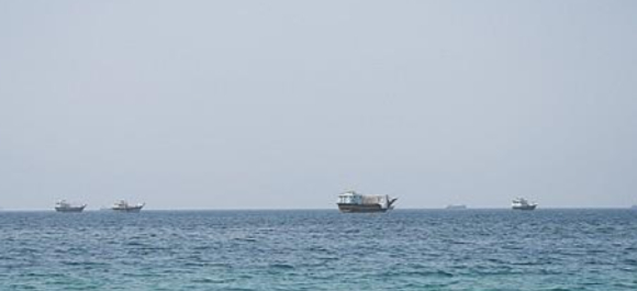 오만에서 바라본 호르무즈 해협. [사진=로이터/연합뉴]