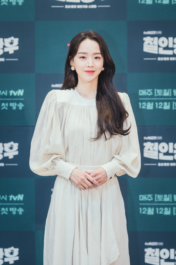 9일 오전 열린 tvN 새 토일드라마 '철인왕후' 제작발표회에 신혜선이 참석해 포즈를 취하고 있다.  [사진=tvN]