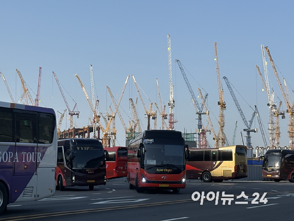 삼성전자 평택캠퍼스 P5 공사 현장. 삼성전자는 P5와 후속 'P5-2'까지 포함한 초대형 메가팹을 구축 중이다. [사진=권서아 기자]