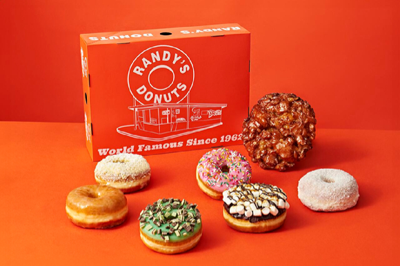 미국 유명 도넛 브랜드 '랜디스 도넛'이 타임빌라스 수원에 매장을 오픈한다. [사진=롯데백화점]