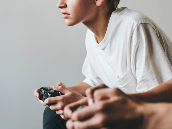 남편의 게임 채팅 내용을 본 뒤 이혼을 결심했다는 한 아내의 사연이 알려졌다. 사진은 AI 생성 이미지로, 본 기사 내용과 무관. [사진=챗GPT]