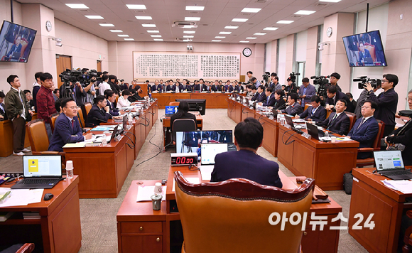 지난해 10월 18일 오전 서울 여의도 국회에서 열린 법제사법위원회의 서울중앙지방검찰청, 서울고등검찰청 등에 대한 국정감사가 진행되고 있다. [사진=곽영래 기자]