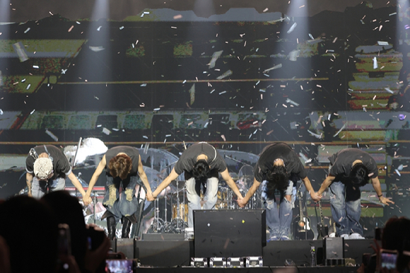 원위가 서울 강서구 KBS아레나에서 '2026 ONEWE 6th Live Concert 'O! NEW E!volution VI''(이하 'O! NEW E!volution VI')를 개최하고 팬들을 만나고 있다. [사진=알비더블유(RBW)]