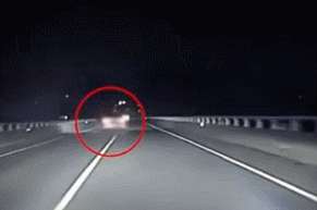 경찰이 피의자를 쫓는 장면 [사진=경남경찰청]