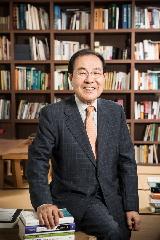콜마그룹 창업주 윤동한 회장의 장남 윤상현 콜마홀딩스 부회장(왼쪽), 장녀 윤여원 콜마비앤에이치 대표.