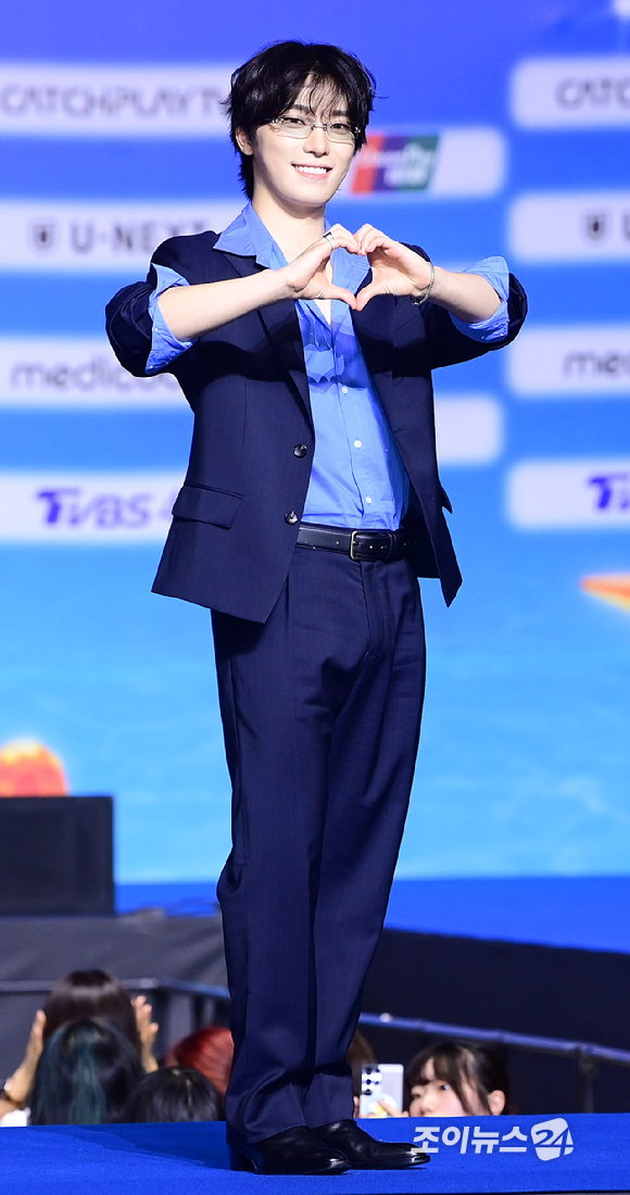 가수 피철인(세븐틴 디노)이 9일 오후 경기도 일산 킨텍스에서 열린 2026 SBS 가요대전 Summer 블루카펫 행사에 참석하고 있다. [사진=정소희 기자]
