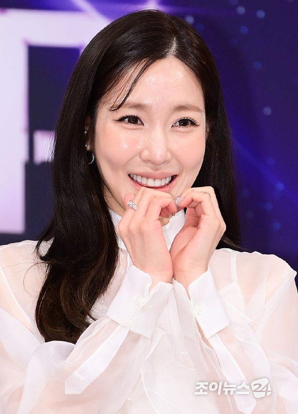소녀시대 티파니 영이 9일 오후 서울 양천구 목동 SBS 사옥에서 열린 SBS 글로벌 보컬 오디션 '베일드 컵' 제작발표회에 참석하고 있다. [사진=정소희 기자]