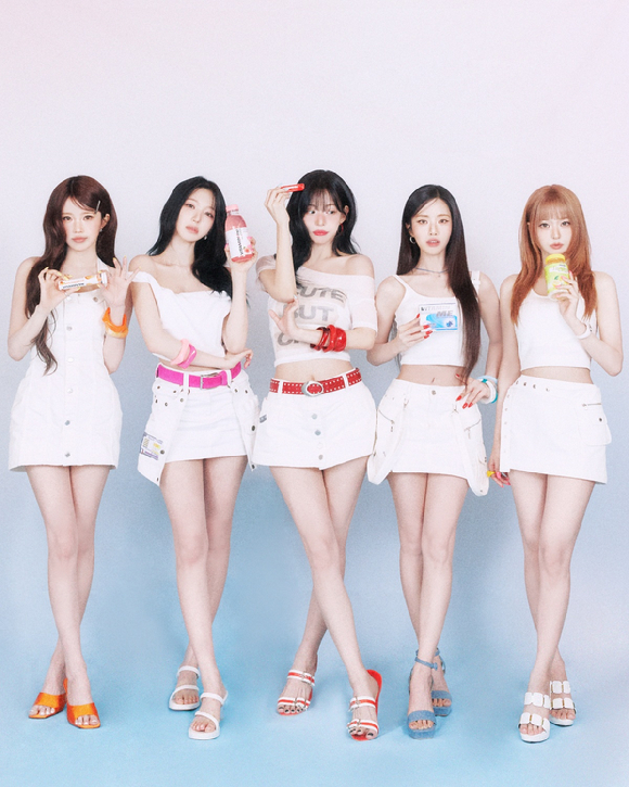 프로미스나인 단체 콘셉트 포토 [사진=어센드]
