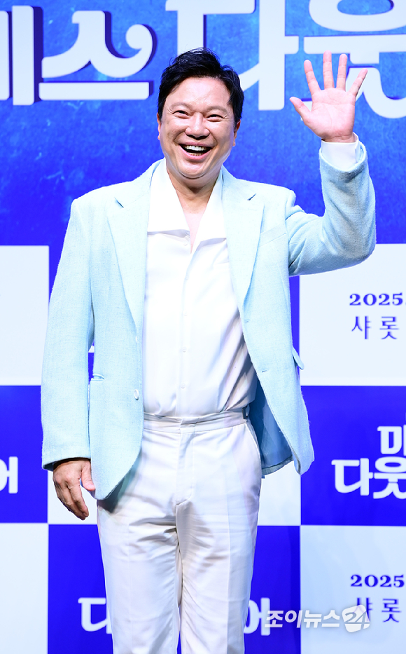 배우 정성화가 2일 오후 서울 서대문구 이화여자대학교 삼성홀에서 열린 뮤지컬 '미세스 다웃파이어' 제작발표회에 참석하고 있다. [사진=정소희 기자]