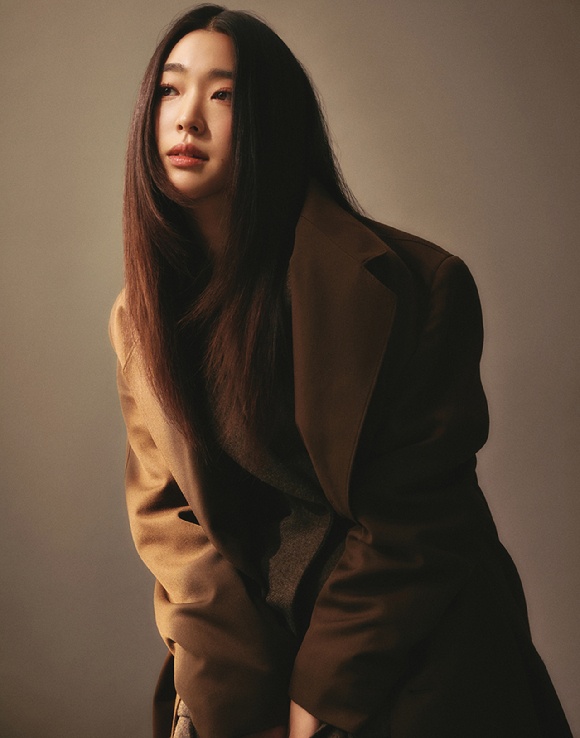 배우 최성은이 넷플릭스 영화 '로기완'(감독 김희진) 인터뷰에 앞서 포즈를 취하고 있다. [사진=넷플릭스]