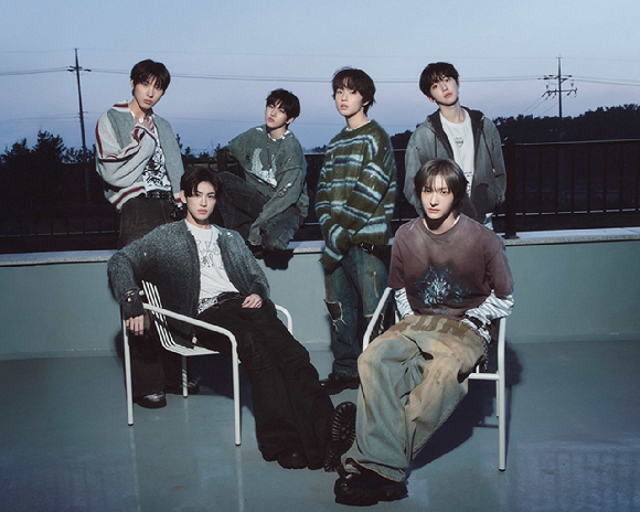 킥플립 단체 콘셉트 포토 [사진=JYP엔터테인먼트]