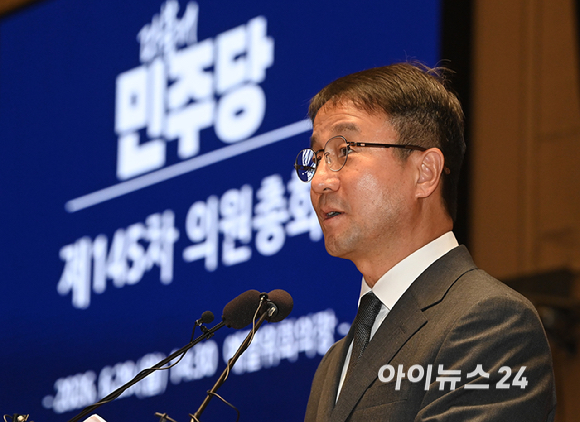 한병도 더불어민주당 대표 직무대행 겸 원내대표가 29일 서울 여의도 국회에서 의원총회에서 발언하고 있다. [사진=곽영래 기자]