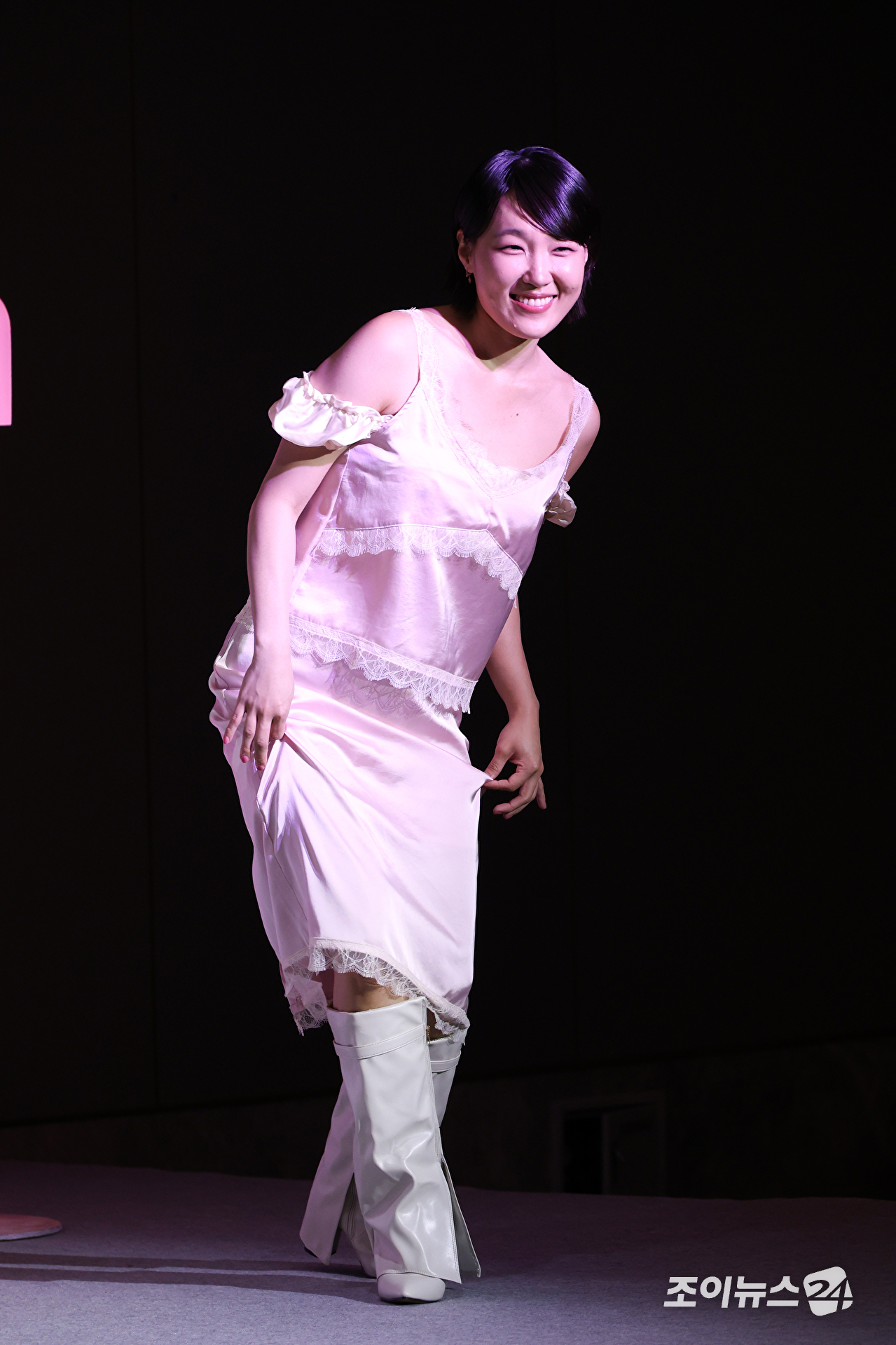 코미디언 이은지가 1일 오전 서울 마포구 호텔 나루 서울 엠갤러리에서 진행된 넷플릭스 예능 '모태솔로지만 연애는 하고 싶어 시즌2' 제작발표회에 참석하고 있다. [사진=문수지 기자]