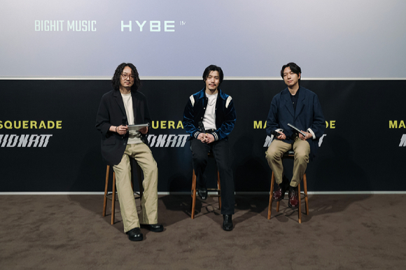 가수 미드낫이 15일 서울 용산구 CGV 용산에서 가수 미드낫(MIDNATT) 디지털 싱글 'MASQUERADE' 발매 기념 기자간담회에서 포즈를 취하고 있다. [사진=하이브]