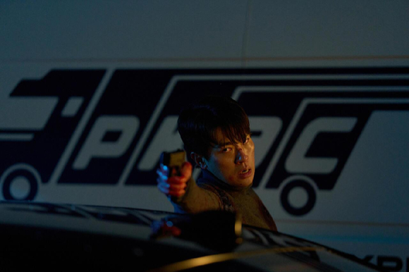 배우 조인성이 영화 '휴민트'에서 열연하고 있다. [사진=NEW]