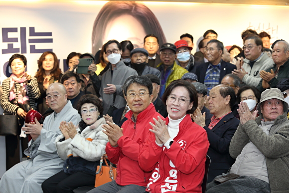 이인선 의원 선거사무소 개소식이 열리고 있다. [사진=이인선 의원실]