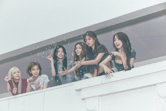 &quot;&apos;블루 밸런타인&apos; 열풍&quot;…엔믹스, 멜론 일간 1위+톱 100 정상