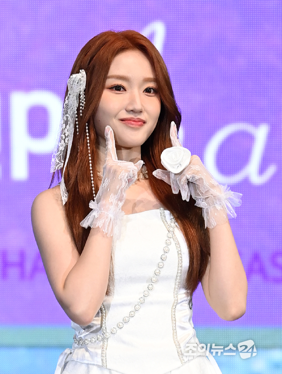 그룹 이달의 소녀 고원이 20일 오후 서울 강남구 삼성동 코엑스 오디토리움에서 열린 서머 스페셜 미니 앨범 '플립 댓(Flip That)' 발매 기념 쇼케이스에 참석해 포즈를 취하고 있다. [사진=김성진 기자]