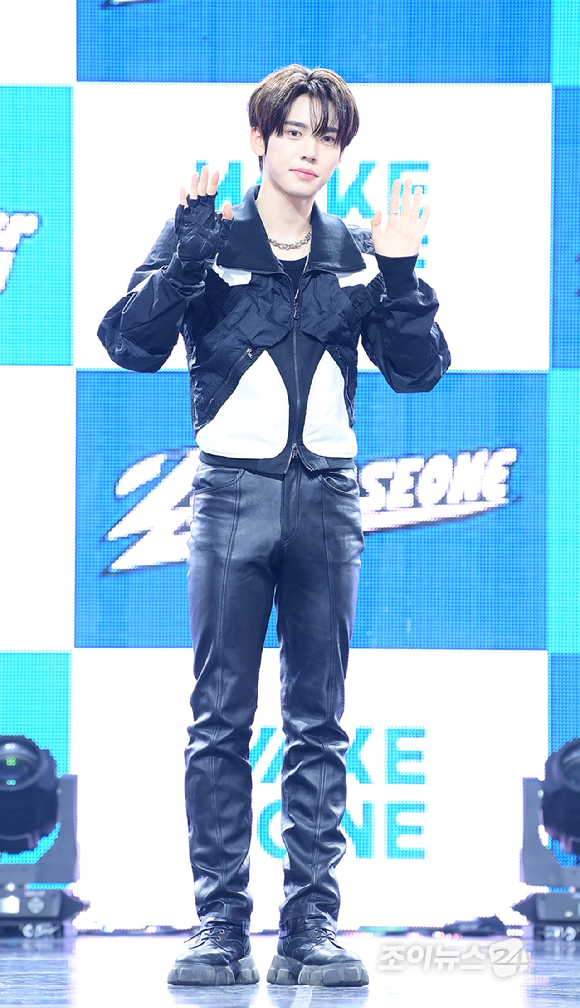 그룹 제로베이스원 한유진이 1일 오후 서울 용산구 한남 블루스퀘어에서 열린 제로베이스원(ZEROBASEONE) 정규 1집 '네버 세이 네버(NEVER SAY NEVER)' 쇼케이스에 참석하고 있다. [사진=정소희 기자]