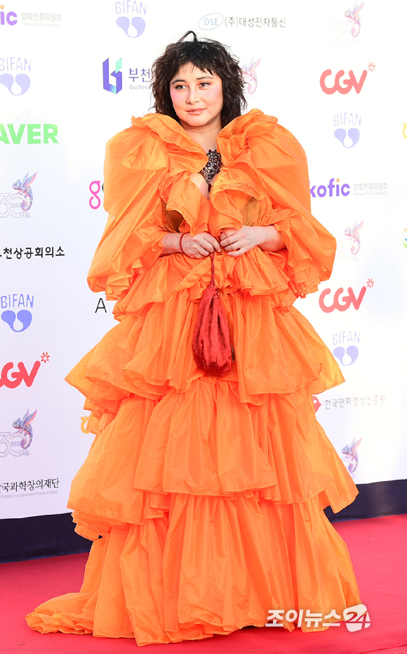 홍콩 배우 조시 호가 2일 경기도 부천시 원미구 부천시청 잔디광장에서 진행된 제30회 부천국제판타스틱영화제(BIFAN) 레드카펫 행사에 참석하고 있다. [사진=정소희 기자]