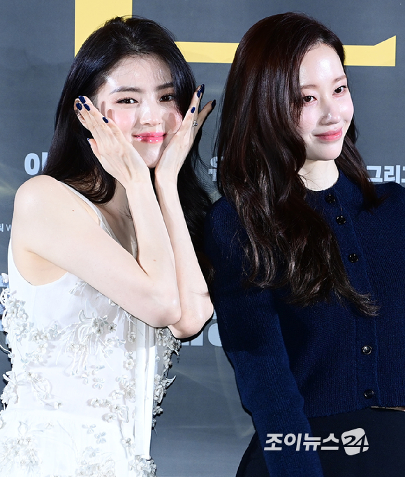 배우 한소희와 전종서가 16일 오후 서울 강남구 삼성동 코엑스 메가박스에서 열린 영화 '프로젝트 Y'(감독 이환) 제작보고회에 참석하고 있다. [사진=정소희 기자]