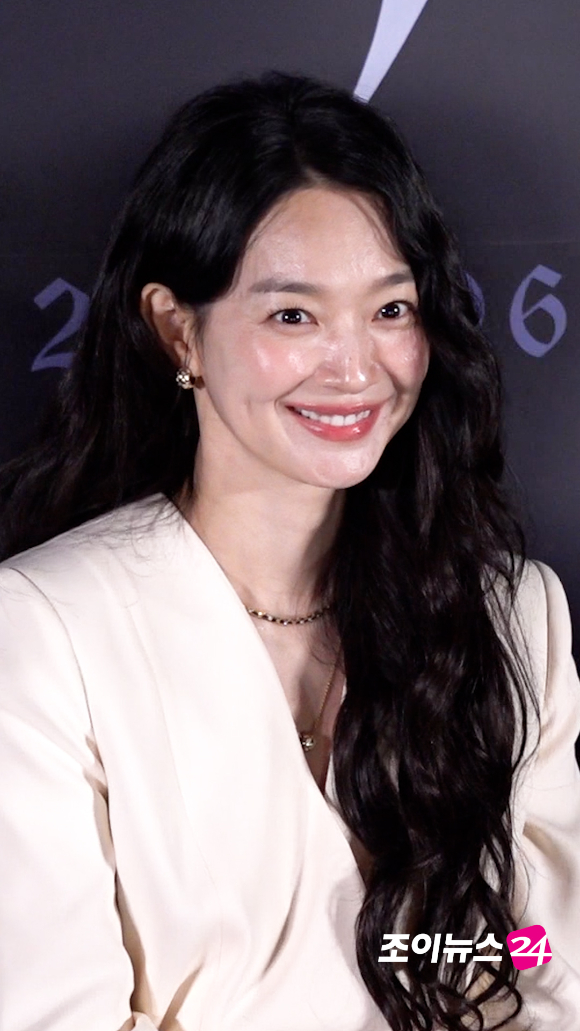 배우 신민아가 지난 15일 서울 용산구 CGV 아이파크몰점에서 열린 영화 '눈동자'(감독 염지호) 언론시사회에 참석해 미소를 짓고 있다. [사진=문수지 기자]