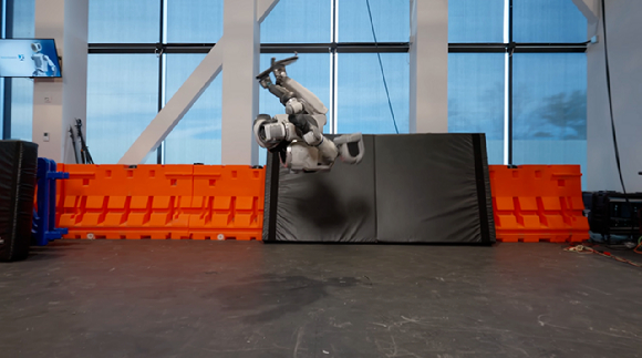 아틀라스가 백 텀블링을 하고 있다. [사진=보스턴다이나믹스]