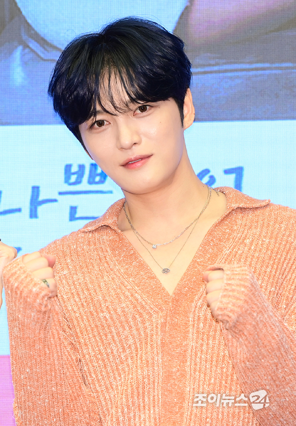 배우 김재중이 2일 오전 서울 마포구 스탠포드호텔에서 열린 MBN 새 금토드라마 '나쁜 기억 지우개' 제작발표회에서 포즈를 취하고 있다. [사진=정소희 기자]