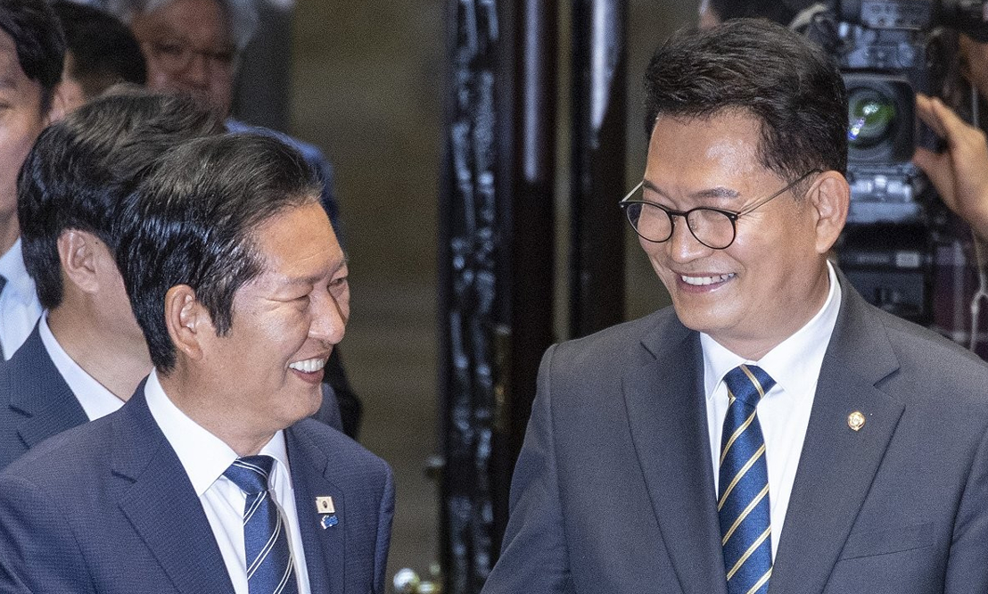 더불어민주당 송영길 의원이 28일 전북 전주 코오롱스카이타워에서 열린 '전북 민주당 평당원과의 타운홀 미팅'에서 질문에 답하고 있다. 2026.6.28 [사진=연합뉴스]