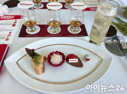 위스키 시음 테이블 구성. [사진=설래온 기자 ]