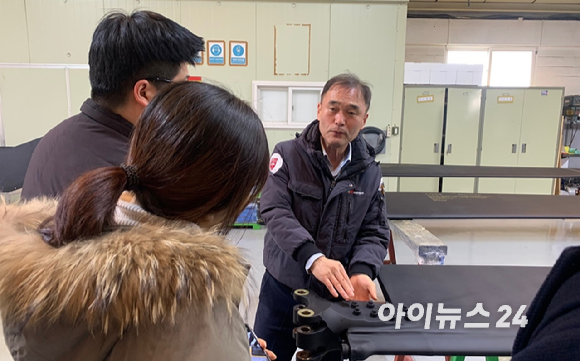 지난 6일 충남 예산 유아이헬리콥터 MRO센터에서 닥터헬기가 정기점검을 받고 있다. [사진=최란 기자]