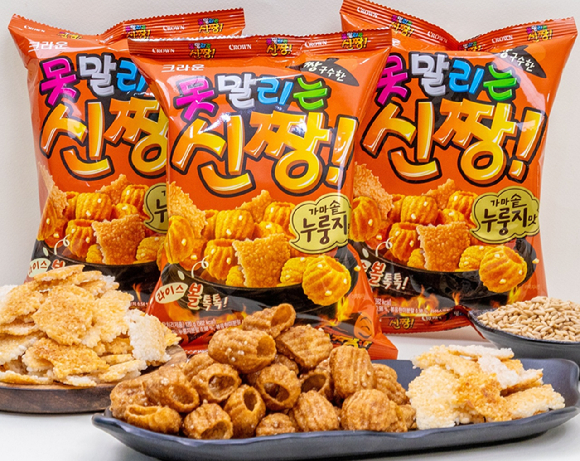 크라운 신짱 가마솥 누룽지맛. [사진=크라운제과]