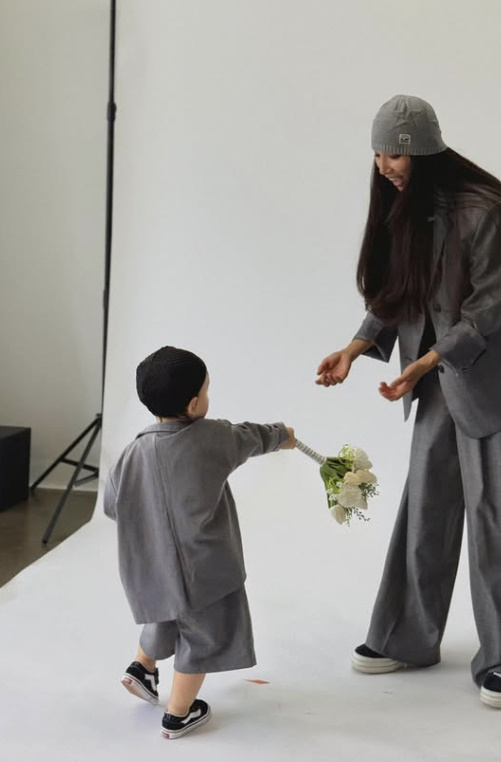 문가비, 정우성 혼외자 논란 후 근황...훌쩍 자란 아들 첫공개 &apos;父 없이도 즐거운 일상&apos;