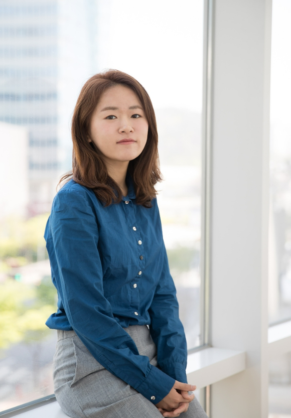 이진주 PD가 20일 온라인으로 진행된 티빙 오리지널 '환승연애2' 제작발표회에 참석해 포즈를 취하고 있다. [사진=티빙]