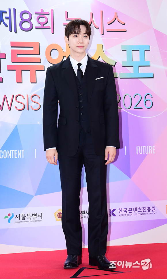배우 이준호가 28일 오후 서울 중구 소공동 롯데호텔에서 열린 '제8회 뉴 시스 한류엑스포' 시상식 포토월 행사에 참석하고 있다. [사진=정소희 기자]