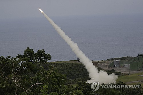 고속기동포병 로켓 시스템(HIMARS&middot;하이마스) [사진=AP 연합뉴스]
