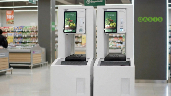 오아시스마켓 강남점에 설치된 AI 무인계산기 '루트100' [사진=오아시스마켓]