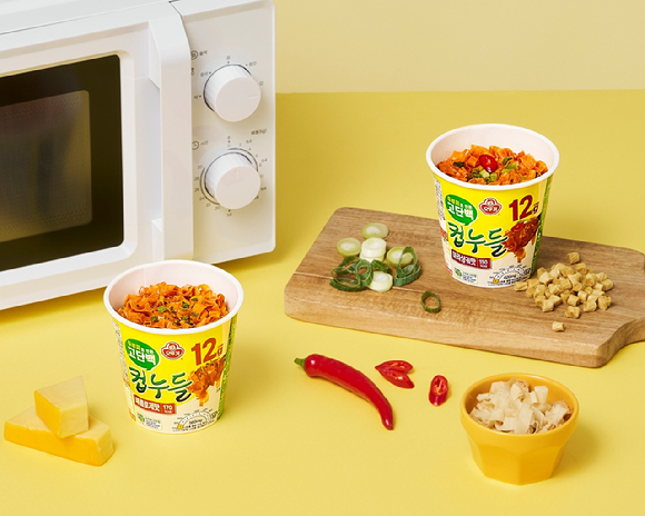고단백 컵누들 2종. [사진=오뚜기 제공]