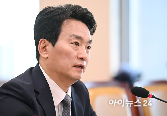 박장범 한국방송공사 사장 후보자가 18일 서울 여의도 국회 과학기술정보방송통신위원회에서 열린 인사청문회에서 질의에 답변하고 있다. [사진=곽영래 기자]