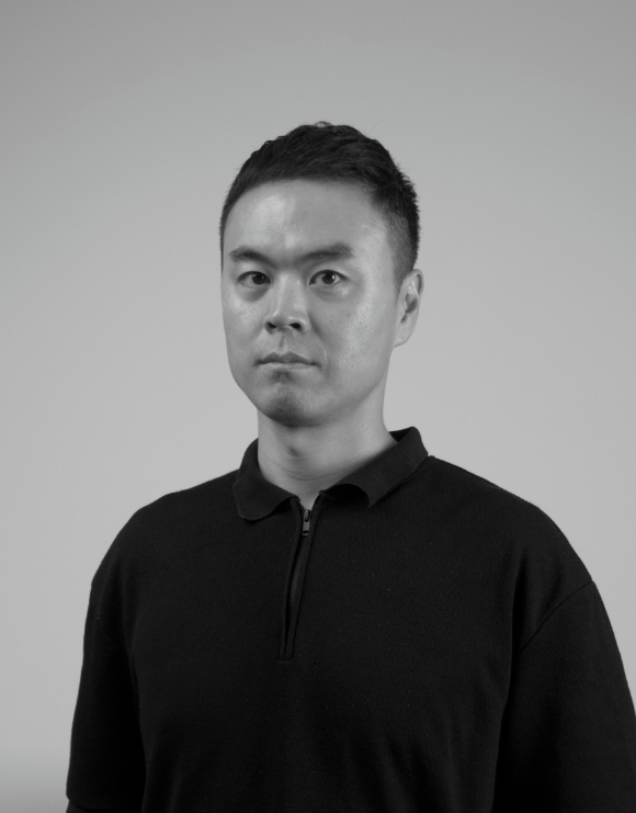 김유원 네이버클라우드 대표가 엔비디아의 연례행사 ‘GTC 2025’에서 소버린 AI에 관한 발표를 진행하고 있다. [사진=네이버클라우드]