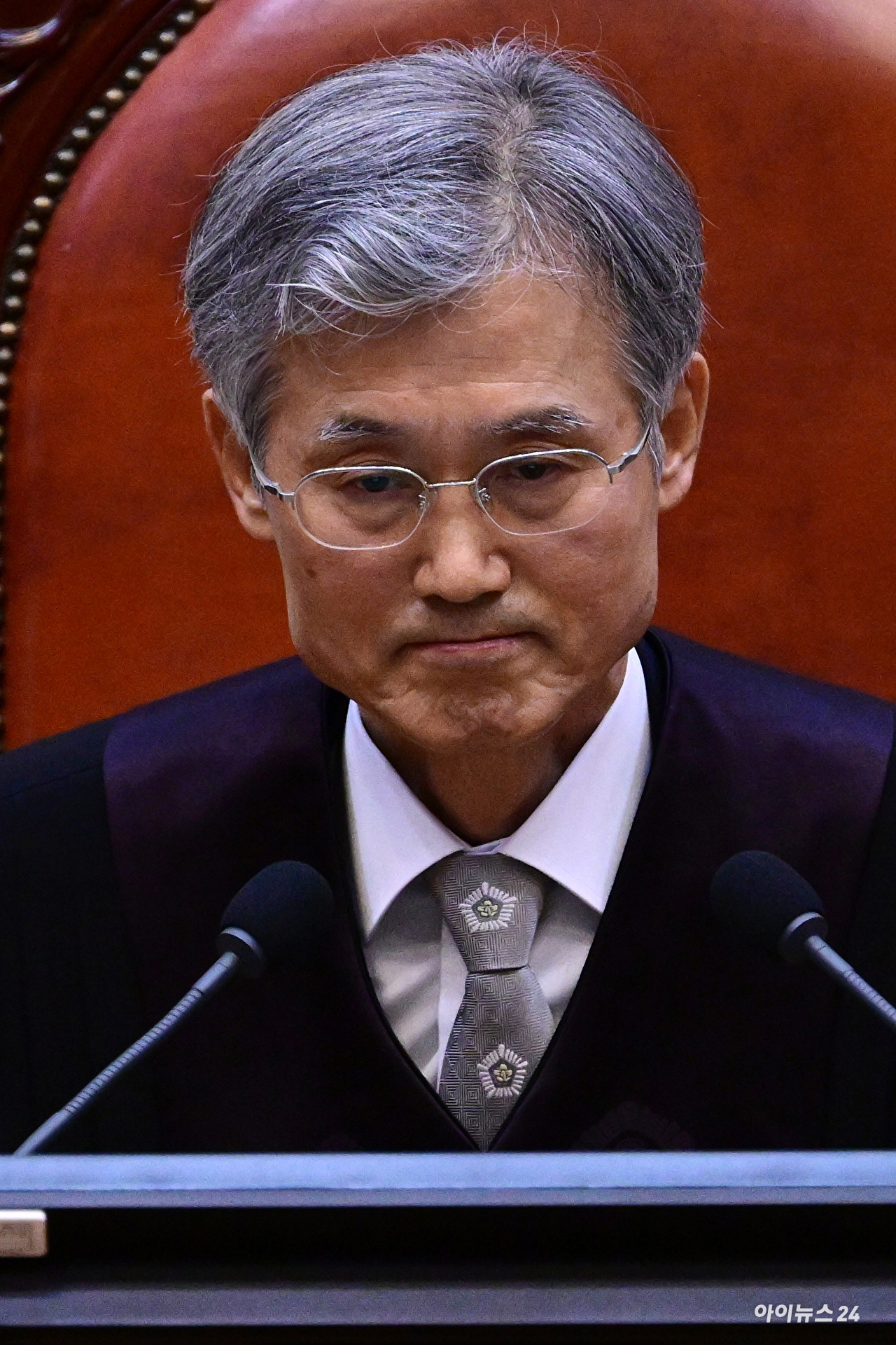조희대 대법원장이 1일 오후 서울 서초구 대법원 대법정에서 이재명 더불어민주당 대선 후보의 공직선거법 위반 사건 상고심 선고를 준비하고 있다. [사진=사진공동취재단]
