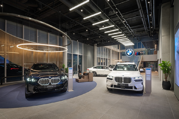 BMW 바바리안모터스 자유로 전시장 내부 모습. [사진=BMW바바리안모터스]