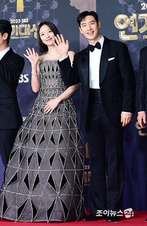 '모범택시3' 배우 표예진이 31일 오후 서울 마포구 상암동 SBS 프리즘타워에서 열린&nbsp;2025 SBS 연기대상&nbsp;레드카펫 행사에 참석하고 있다. [사진=정소희 기자]