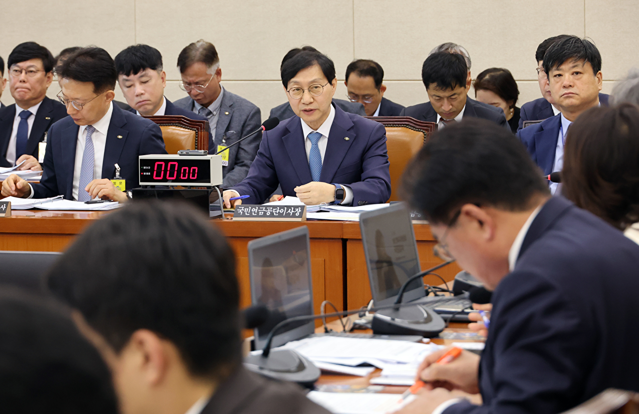 김성주 국민연금공단 이사장이 14일 국회에서 열린 보건복지위원회 국정감사에서 위원 질문에 답하고 있다. 2026.10.14 [사진=연합뉴스]