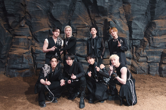스트레이 키즈 'RUN IT' MV 비하인드 이미지 [사진=JYP엔터테인먼트]