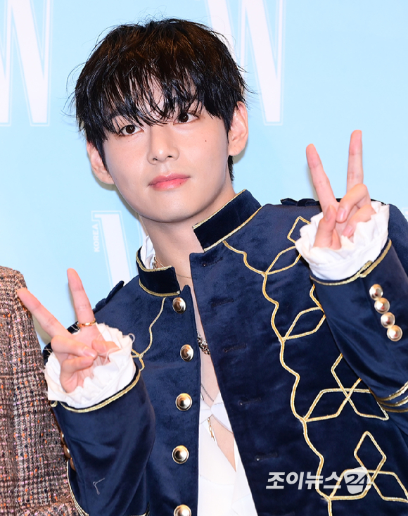 그룹 방탄소년단(BTS) 뷔가 15일 오후 서울 종로구 포시즌스 호텔에서 열린 제20회 유방암 인식 항상 캠페인 자선 행사 'LOVR YOUR'에 참석하고 있다. [사진=정소희 기자]